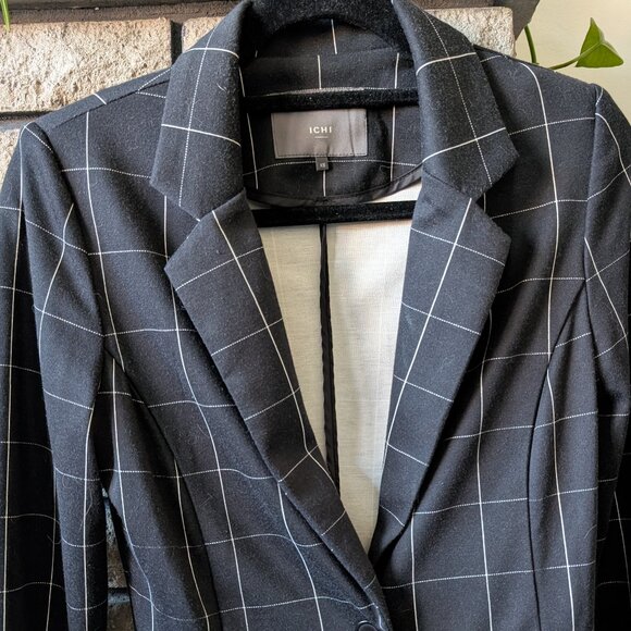 Casual black blazer - Picture 2 of 4